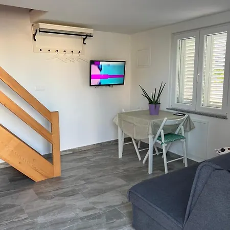 Apartmenthaus Suskovic Insel Krk Omisalj Exterior photo