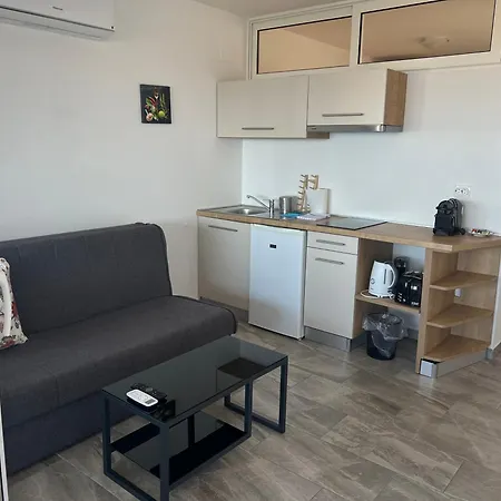 Apartmenthaus Suskovic Insel Krk Omisalj Exterior photo