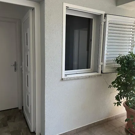 Apartmenthaus Suskovic Insel Krk Omisalj Exterior photo